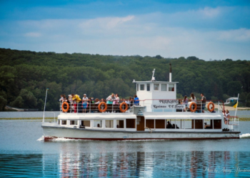 У Тернополі можна здійснити прогулянку на теплоході «Капітан Т.Г.Парій»