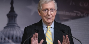 Республіканці у США запропонували видати громадянам по 1,2 тис доларів через коронавірус