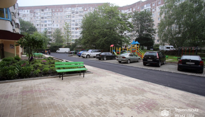 Тернополі завершують капітальний ремонт ще трьох прибудинкових територій