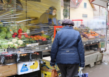 На тернопільських ринках покупці не дотримуються санітарних вимог умов карантину