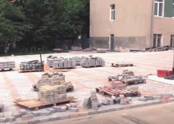 У Тернополі розпочали ремонт шкільного подвір’я