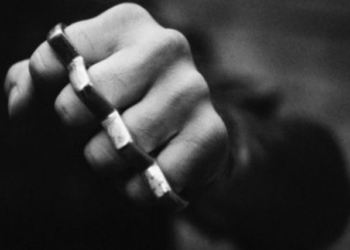 Юнацькі розборки: на Тернопільщині через борг подрузі побили юнака