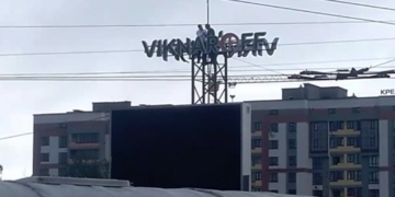 У Тернополі чоловік хотів вчинити самогубство, його врятував прокурор (Відео)