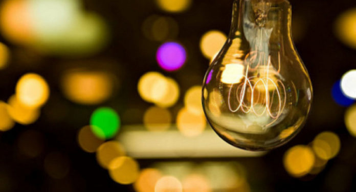 У Тернополі замінюють електроопори: перелік вулиць, які завтра будуть без світла