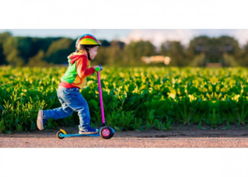 Історія із щасливим кінцем: у Тернополі правоохоронці знайшли зниклу дитину