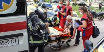 Тернопільські рятувальники із задимлення врятували жінку похилого віку