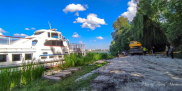 У Тернополі ремонтують теплохід (фотофакт)