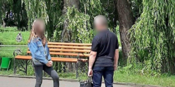 У Тернопільському парку затримали чоловіка, який приставав до молодих дівчат