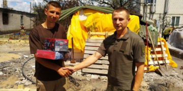 Тернопільські військові передали подяку Віктору Овчаруку від мешканця Луганщини за допомогу