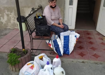 У Тернополі надають допомогу сім’ям, які у скрутному матеріальному становищі через спалах COVID-19.