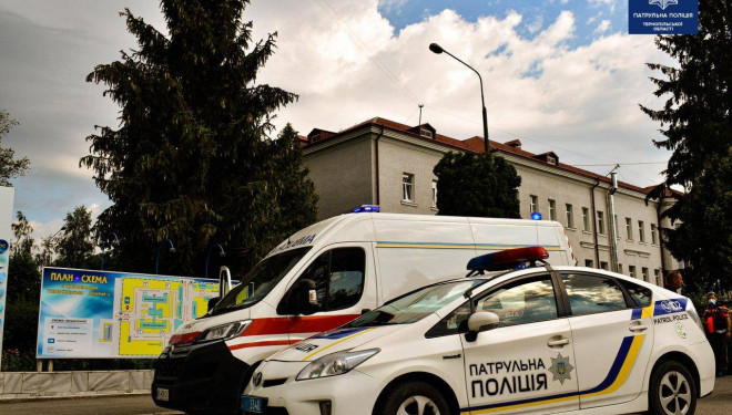 У Тернополі перевіряли водіїв на реакцію спецсигналів