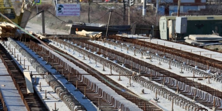 У Тернополі триває якісне будівництво нового мосту