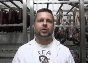 «Микулинецькі ковбаси» забезпечують навколишню громаду якісною продукцією