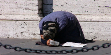 “Дохід за день від трьох до шести тисяч гривень: на Тернопільщині викрили групу, яка вербувала жебраків для праці