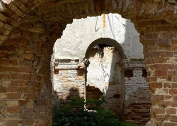 На Тернопільщині волонтери взялися відновлювати старовинний костел