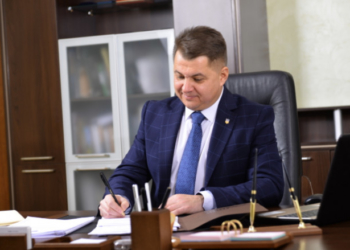 Захистити українську мову, відмінити абонплату за транспортування газу, не допустити політичних переслідувань…