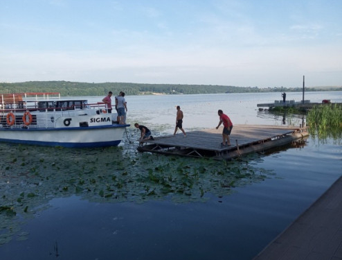 У Тернополі почали прибирати самовільні конструкції з “Циганки”