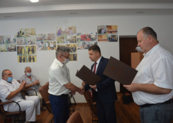 «Лікар – неоціненна й важка праця»: Віктор Овчарук відзначив медичних працівників Заліщицького району