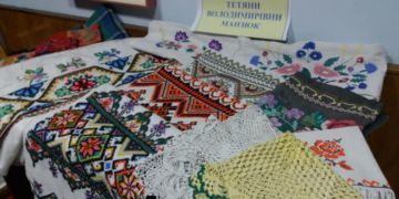 Жителька Тернопільщини зробила музею стародавній подарунок