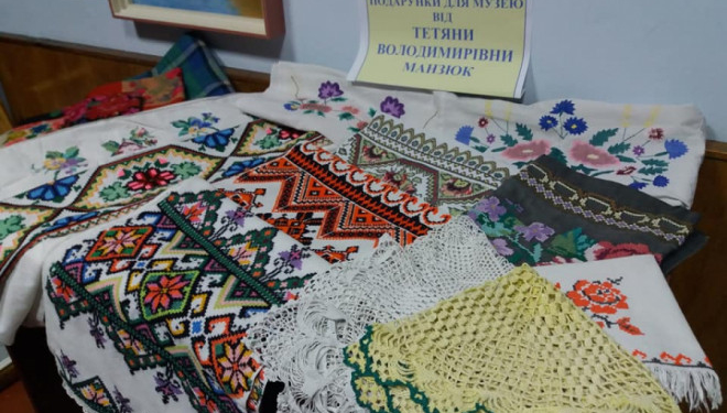 Жителька Тернопільщини зробила музею стародавній подарунок