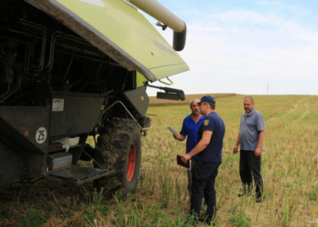Перевірки розпочалися: на Тернопільщині рятувальники перевіряють зернозбиральну техніку