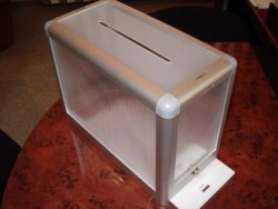 Тернопільські оперативники розшукали зловмисника, котрий викрав з аптеки благодійну скриньку