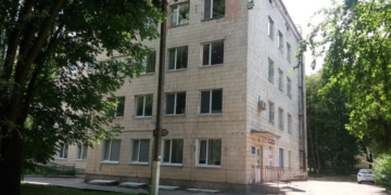 Народила, щоб потім приректи на вірну смерть: у Тернополі жінка на дачах привела на світ дівчинку та хотіла залишити її