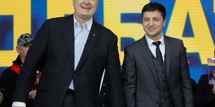 Володимир Зеленський та Петро Порошенко залишаються лідерами електоральних симпатій українців