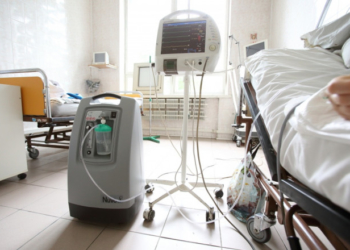 У Тернополі благодійники продовжують надавати допомогу медичним закладам