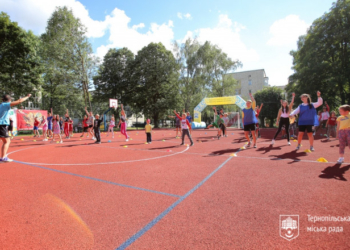 Благоустрій міста: у Тернополі з’явився новий універсальний спортмайданчик
