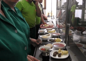 В заводській їдальні на Тернопільщині можна пообідати за 20 гривень