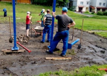 У Тернополі облаштовують ще одну дитячу зону