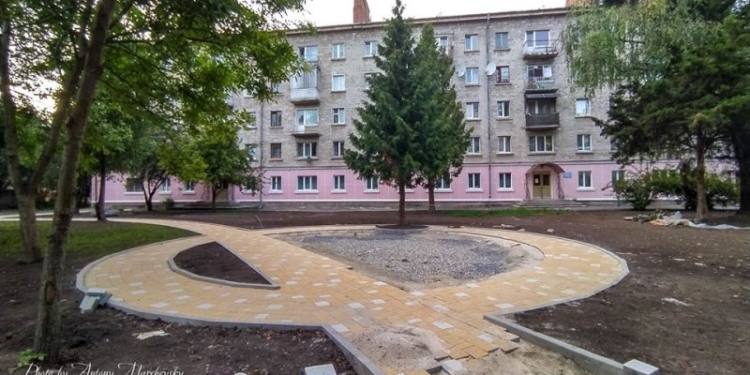 Зміни тривають: у Тернополі продовжуються роботи з реконструкції унікального скверу