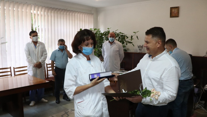 «Ви завжди поруч»: Віктор Овчарук відзначив медичних працівників Гусятинського району