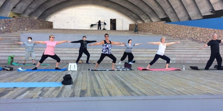 У Тернополі безкоштовно проводять заняття з йоги