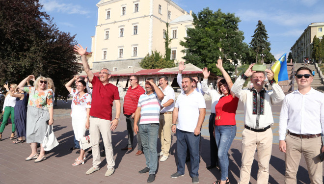 Найвище в Західній Україні: тернополяни вкотре здивували (Фото)