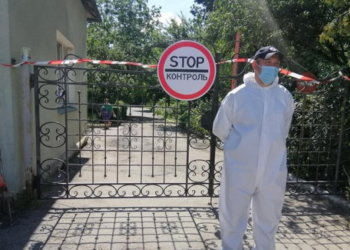 Тіло знайшли на огорожі: тернопільські правоохоронці визначили причину смерті жителя геріатричного пансіонату