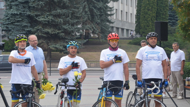 «Ви увіковічуєте пам’ять про загиблих побратимів», – Віктор Овчарук на зустрічі учасників ветеранського велопробігу
