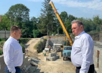 Віктор Овчарук: «Надати можливість нашим захисникам та членам їх сімей підлікуватись, пройти реабілітацію – наш найперший обов’язок»