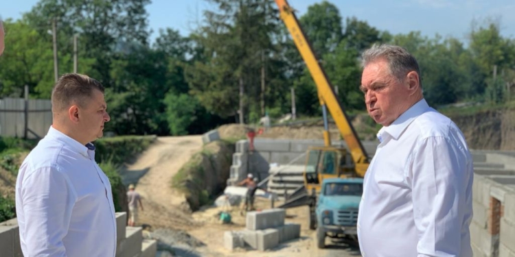 Віктор Овчарук: «Надати можливість нашим захисникам та членам їх сімей підлікуватись, пройти реабілітацію – наш найперший обов’язок»