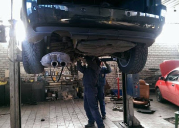 На Тернопільщині автівка придавила пенсіонера