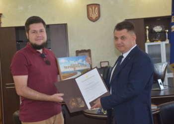 Віктор Овчарук подякував усім, хто долучився до створення видання «Відкрий Тернопілля»