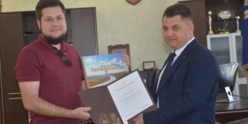 Віктор Овчарук подякував усім, хто долучився до створення видання «Відкрий Тернопілля»