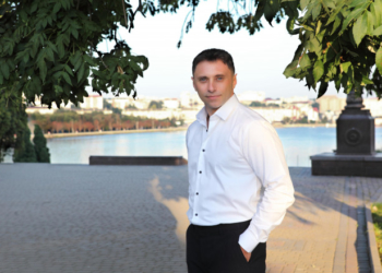 «Ми повернемо 80 гектарів землі на набережній ставу у Тернополі нашим військовим», – наголосив Олександр Кравчук, голова Тернопільської  регіональної організації «ОПОЗИЦІЙНОЇ ПЛАТФОРМИ – ЗА ЖИТТЯ»