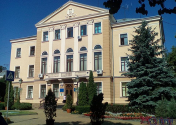 Завтра у Тернополі скликається позачергова сесія, щоб захистити права містян на працю та свободу пересування