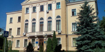 Завтра у Тернополі скликається позачергова сесія, щоб захистити права містян на працю та свободу пересування