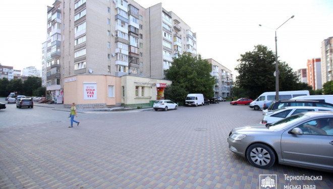 У Тернополі відремонтували ще один міжбудинковий проїзд (Фото)