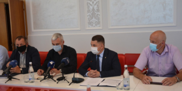 Уповноважені представники депутатських фракцій обласної ради негативно оцінюють рішення щодо запровадження у Тернополі «червоної» зони