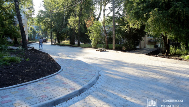 У Тернополі більше 30-ти дворів уже відремонтували