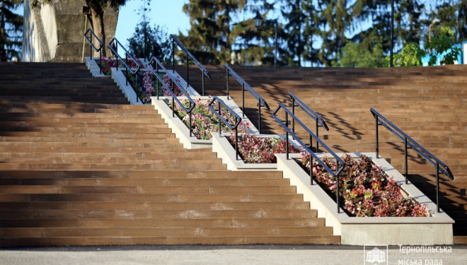 Благоустрій міста: Тернопільський парк має оновлені сходи з пандусом